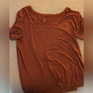 Tavi Women's Short Sleeve V-Neck Top - Rust
